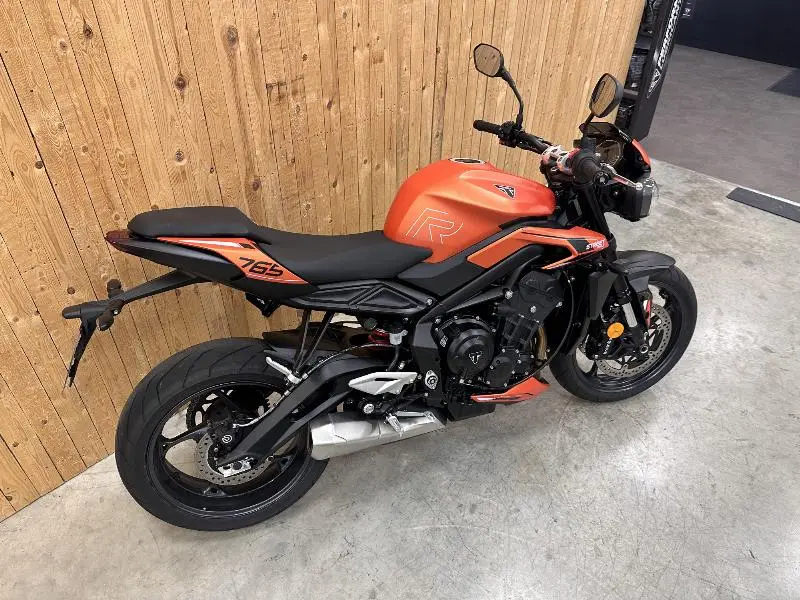 STREET TRIPLE 765 R A2