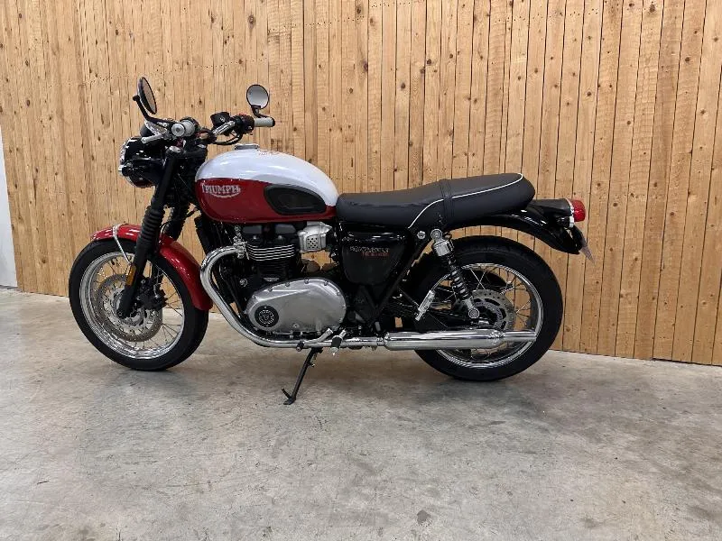 Bonneville T100