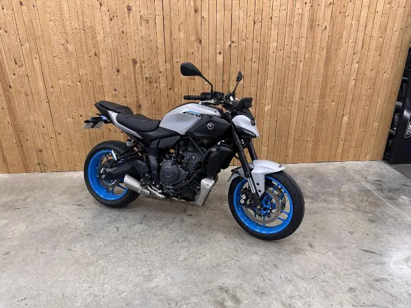 MT07