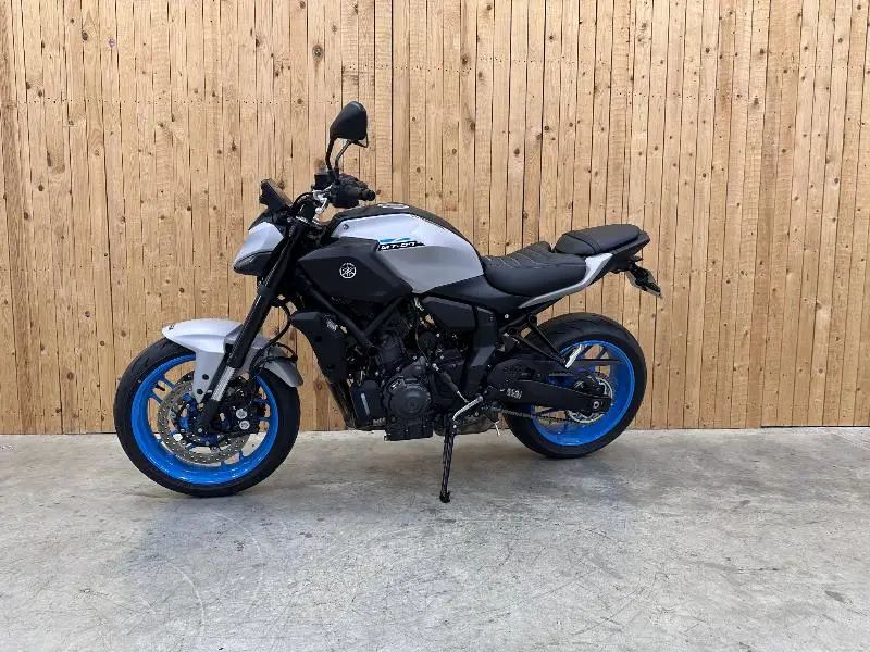 MT07