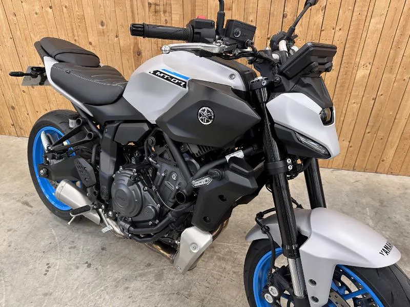 MT07