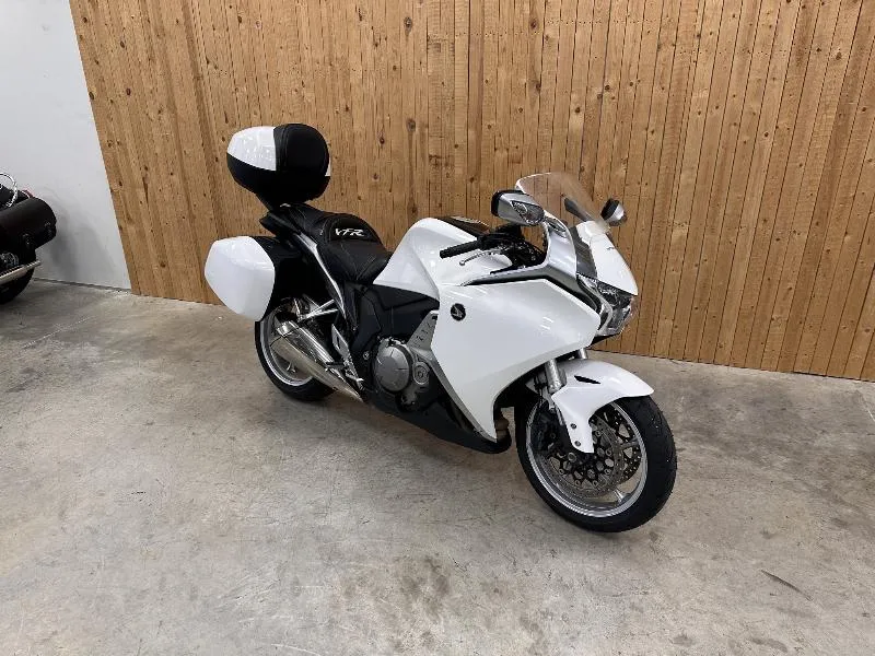 VFR 1200 F