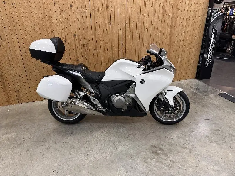 VFR 1200 F