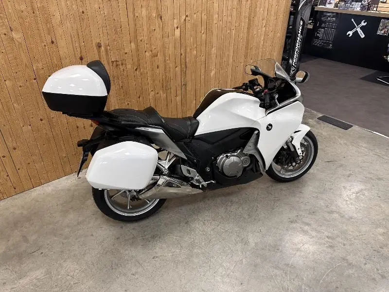 VFR 1200 F