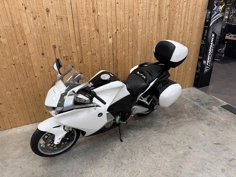VFR 1200 F