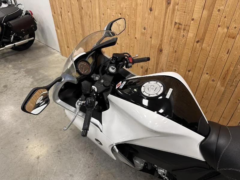VFR 1200 F