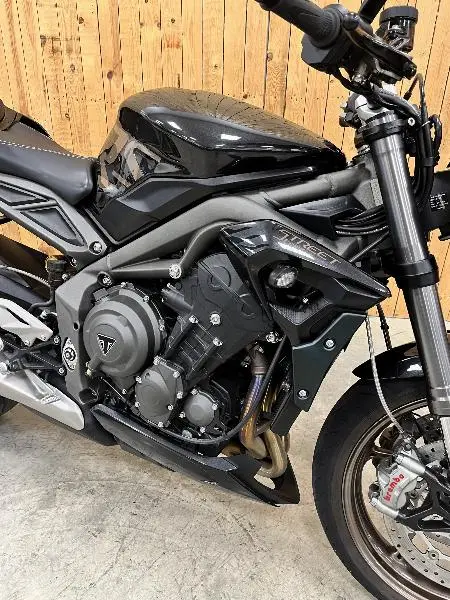 STREET TRIPLE 765 RS