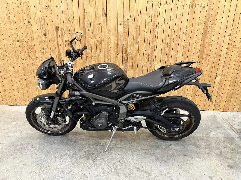 STREET TRIPLE 765 RS