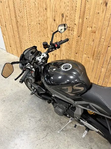 STREET TRIPLE 765 RS