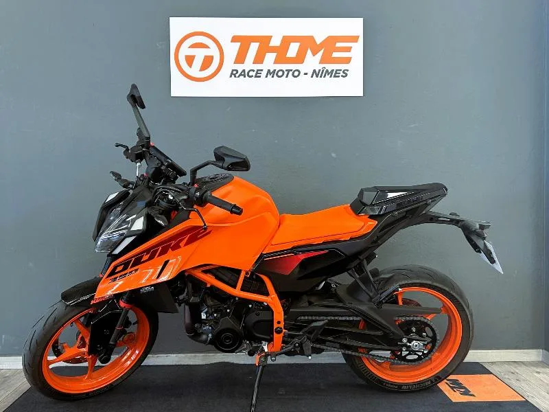 390 DUKE