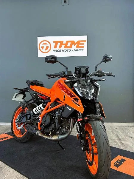 390 DUKE