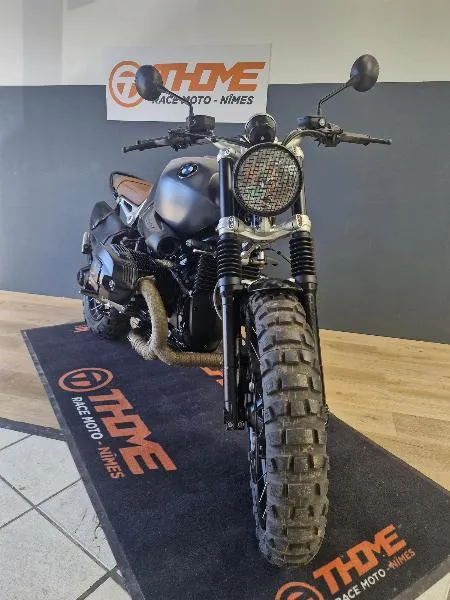 R NineT