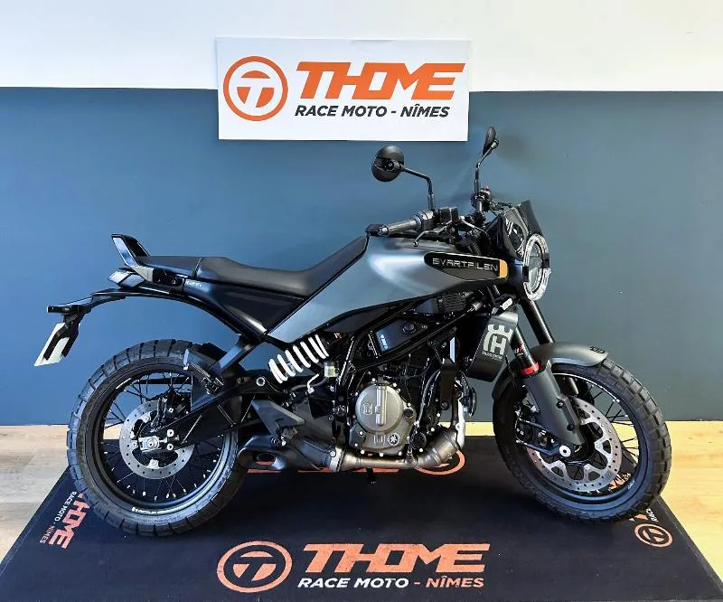 SVARTPILEN 125 ABS
