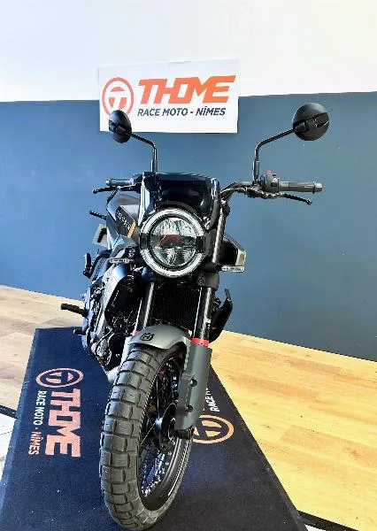 SVARTPILEN 125 ABS