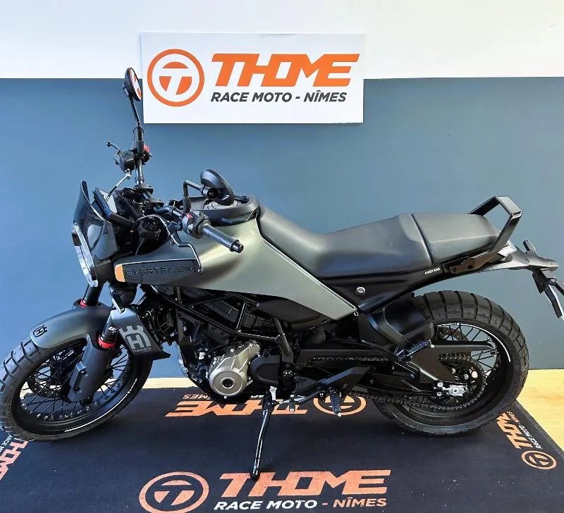 SVARTPILEN 125 ABS
