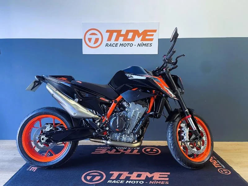 890 DUKE R