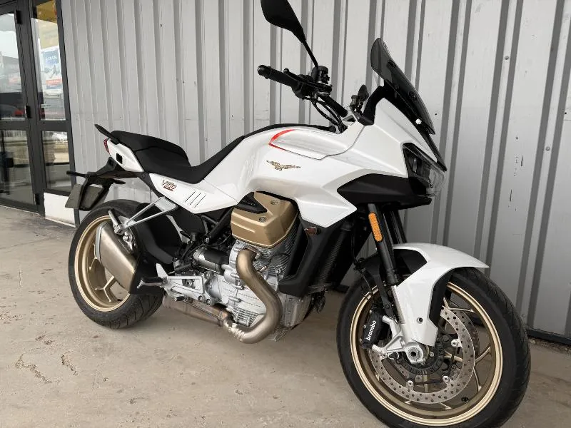 V100  MANDELLO
