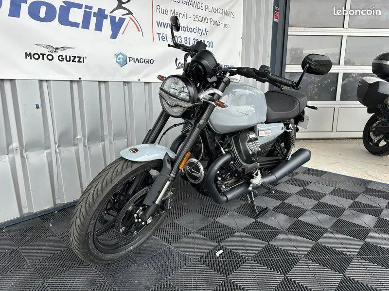 V7 SPORT 850