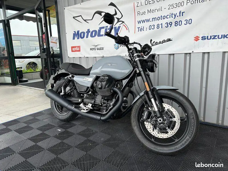V7 SPORT 850