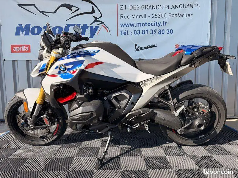 R 1300 R