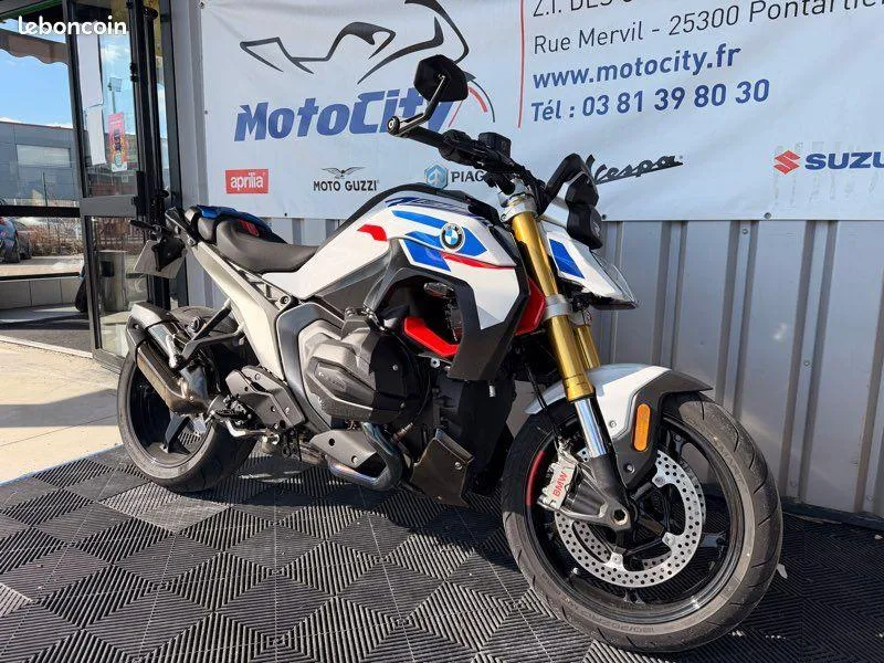 R 1300 R