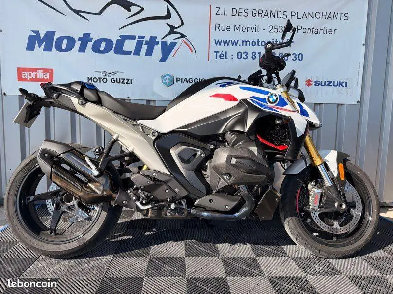 R 1300 R
