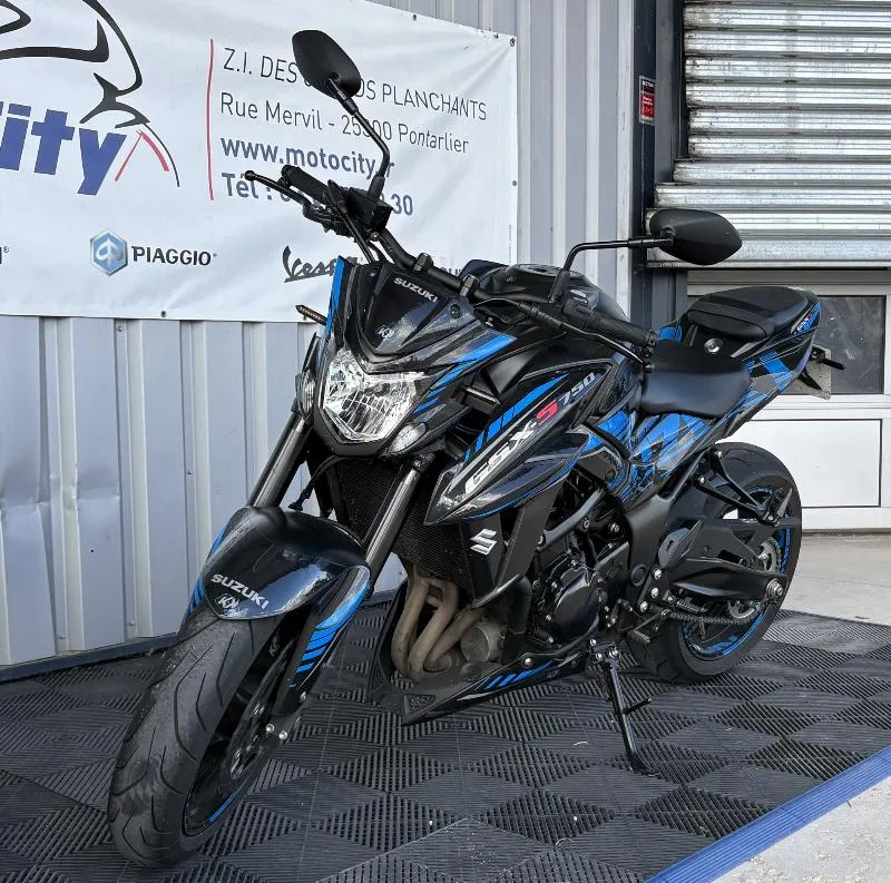 GSXS 750