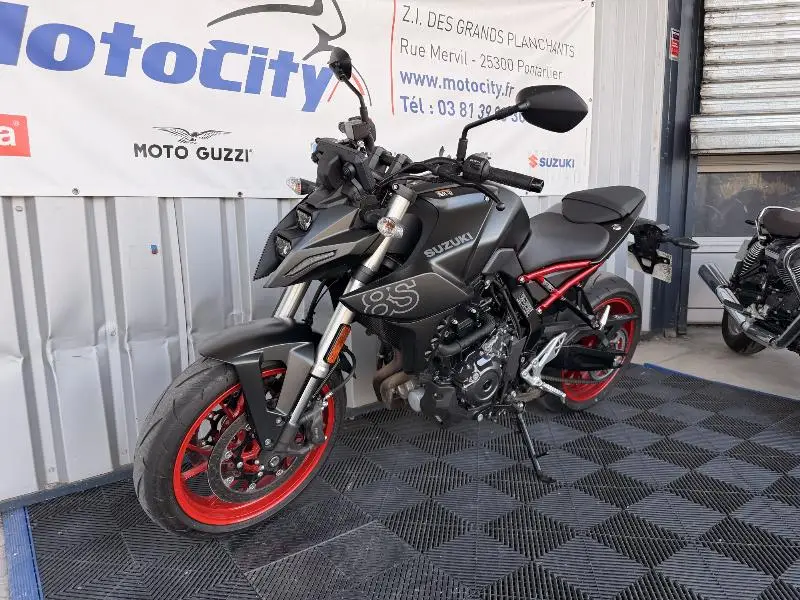 GSX8S