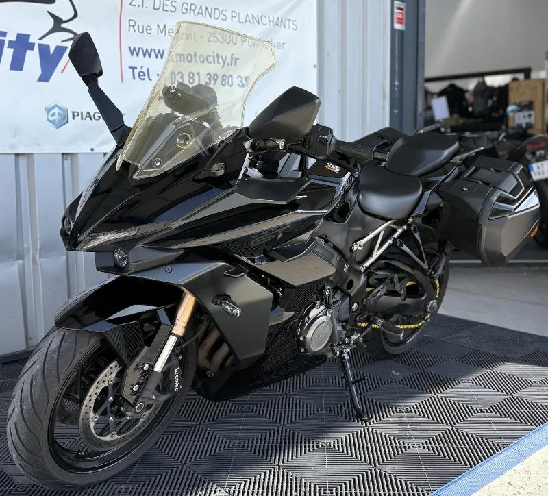 GSXS 1000 GT