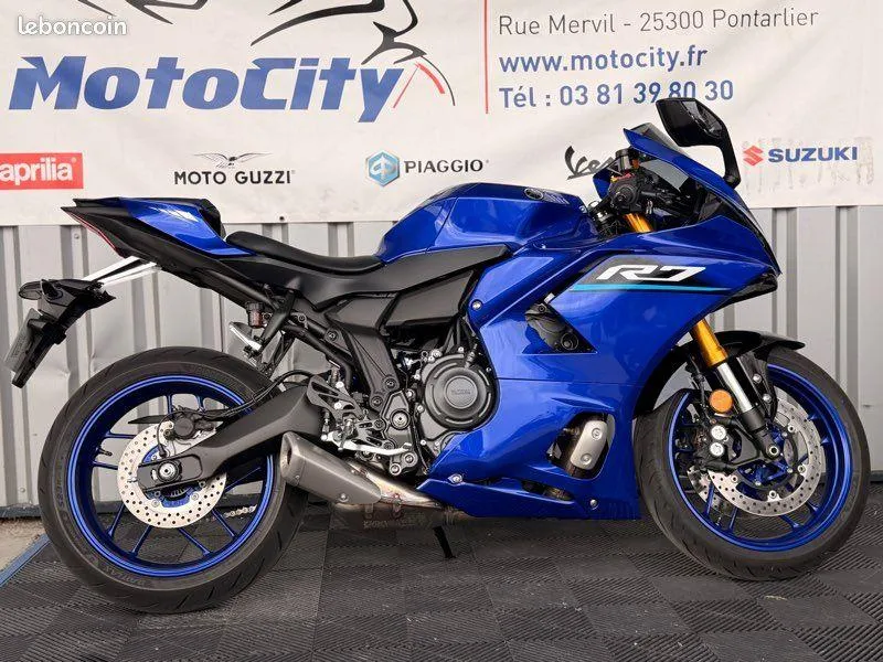 YZFR7