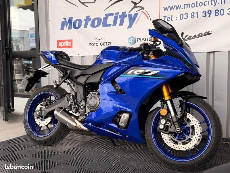 YZFR7