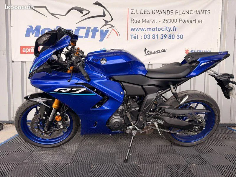 YZFR7