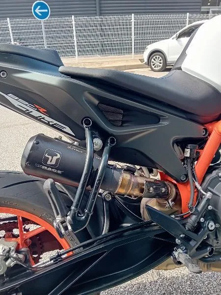 890 DUKE R