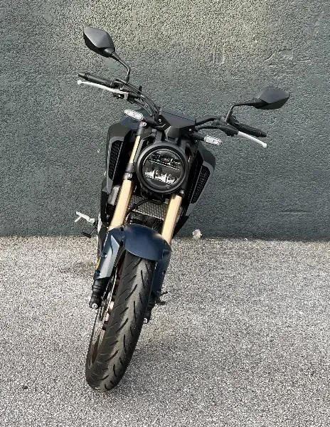 CB 125 R