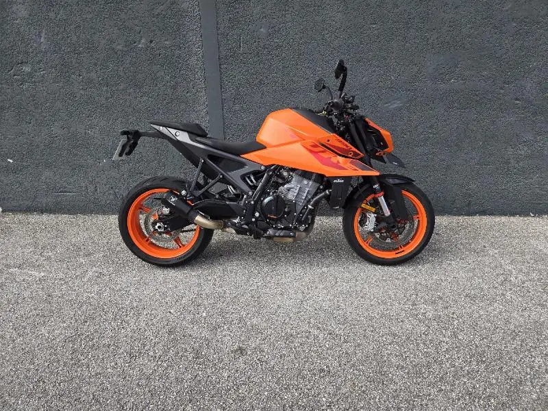 990 DUKE