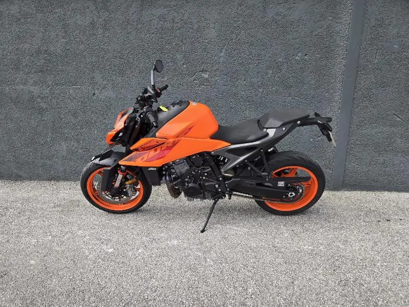 990 DUKE