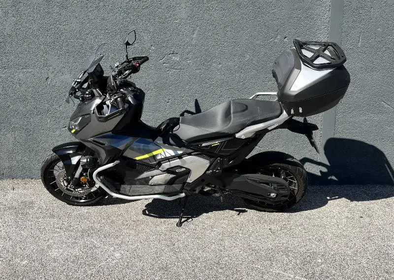 XADV 750 DCT