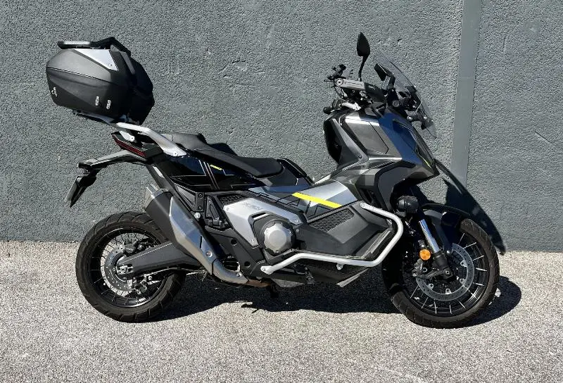 XADV 750 DCT