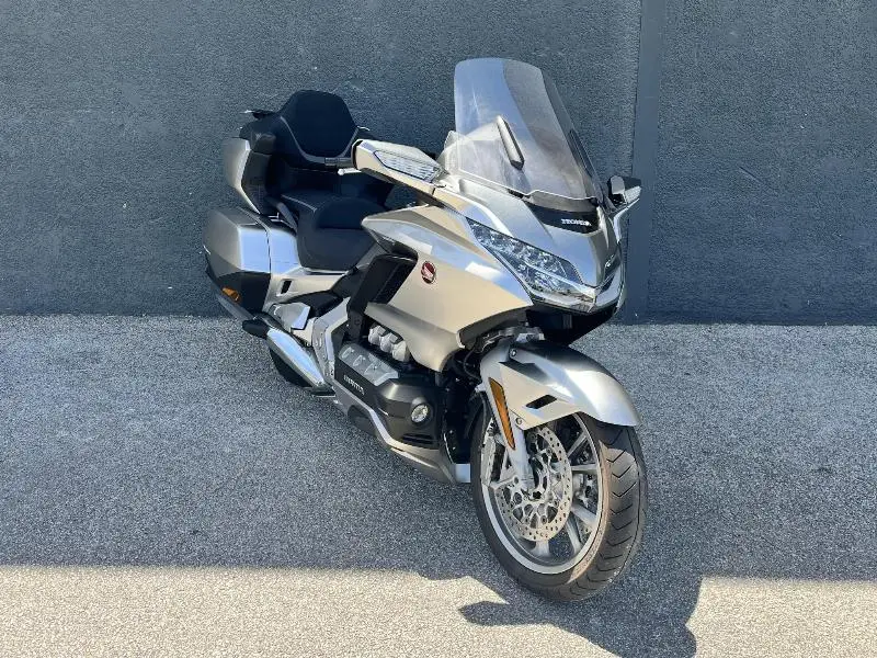 GL 1800 GOLDWING TOURING DCT