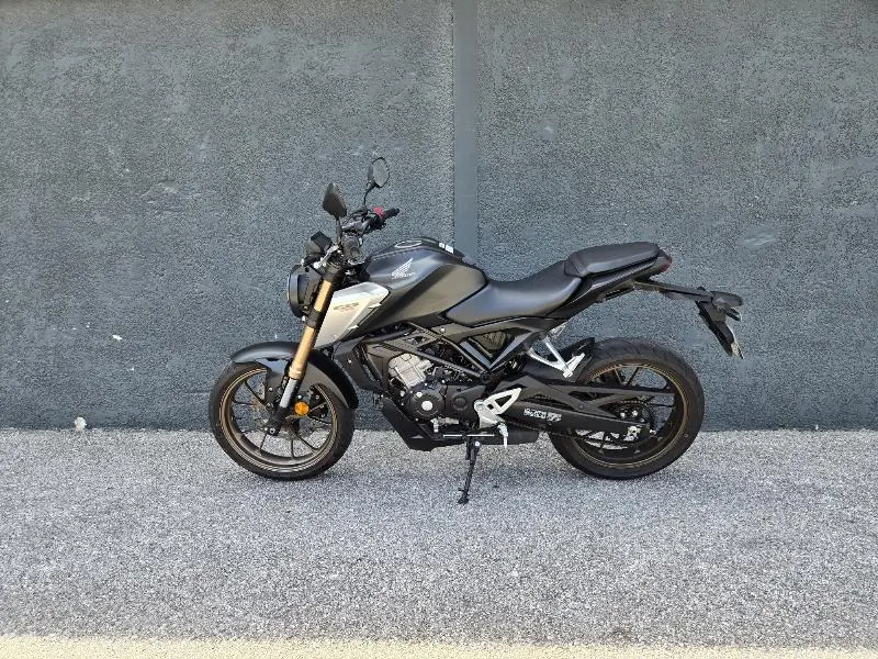 CB 125  R