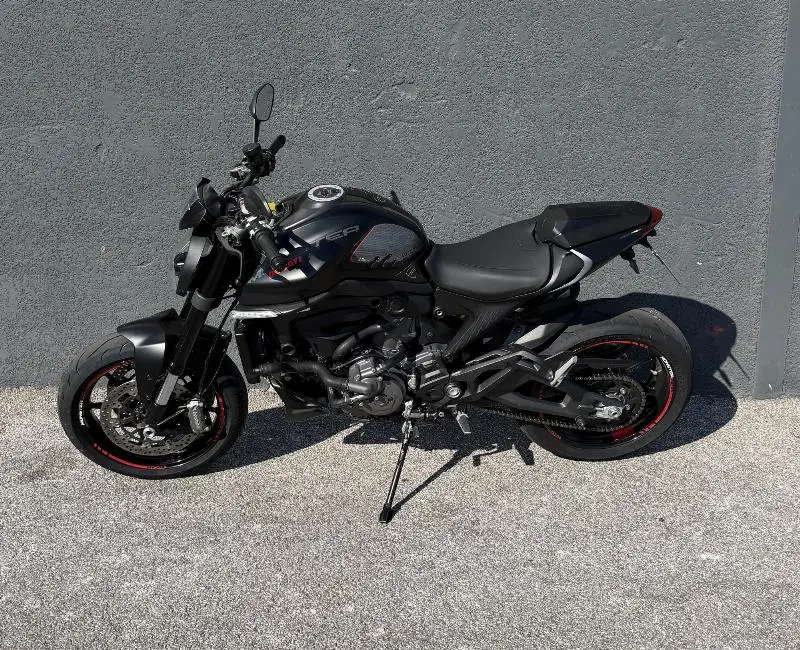MONSTER 