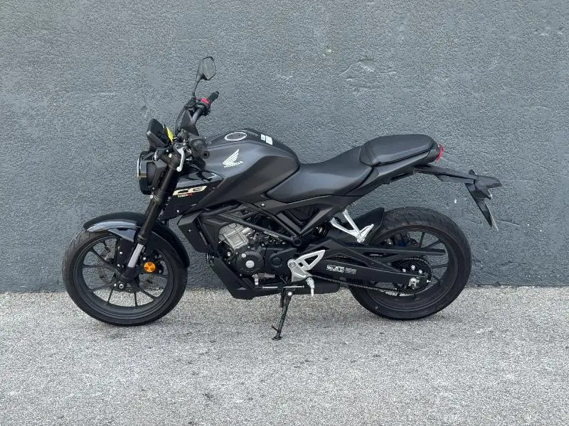 CB 125  R