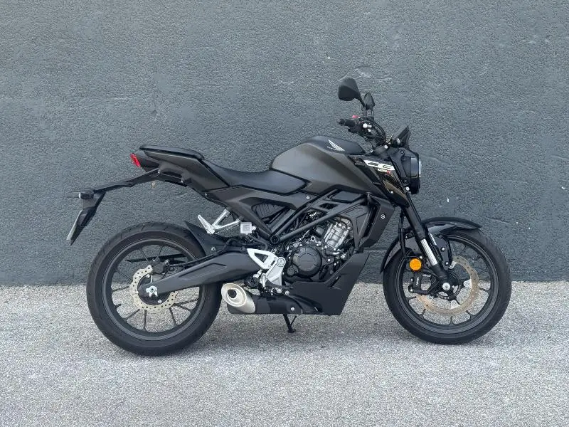 CB 125  R