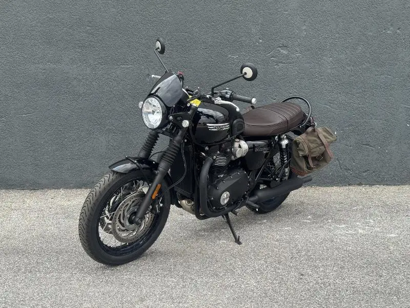 Bonneville T120 Black