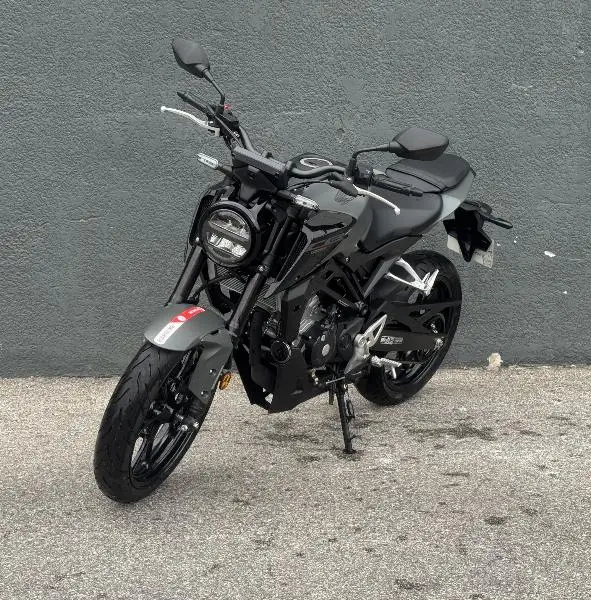 CB 125  R