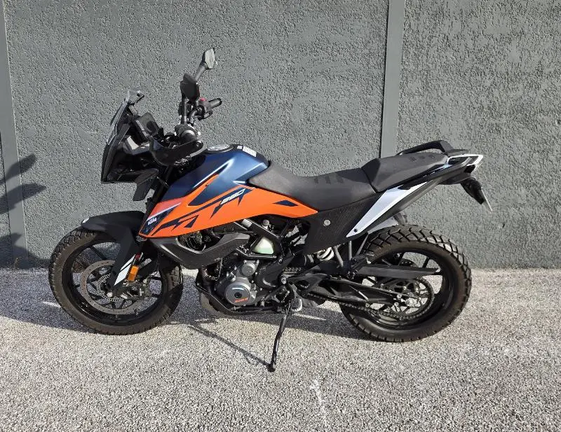 390 ADVENTURE
