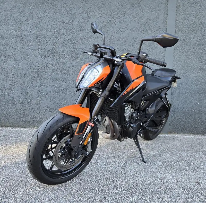 890 DUKE