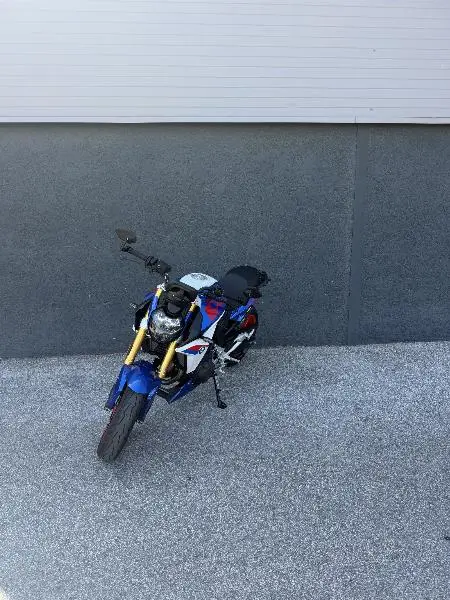 F 900 R