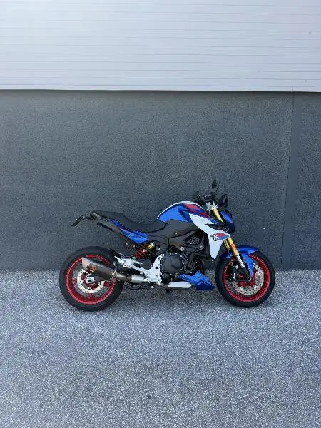 F 900 R