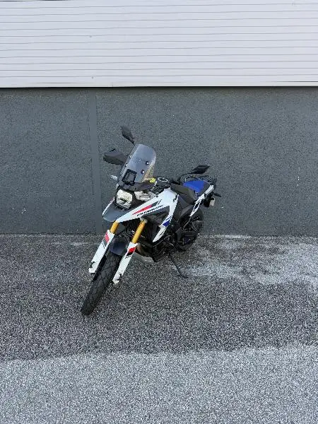 DL VSTROM 1050DE